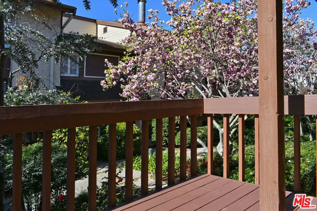 13942 Oxnard Street, Valley Glen, CA 91401