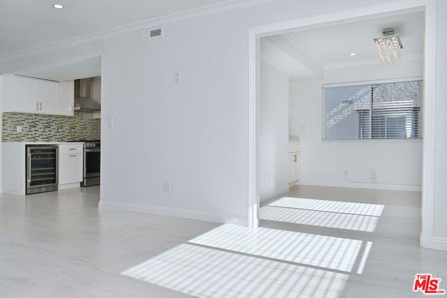 13942 Oxnard Street, Valley Glen, CA 91401