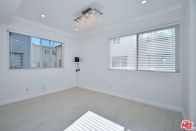 13942 Oxnard Street, Valley Glen, CA 91401