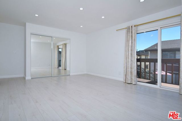 13942 Oxnard Street, Valley Glen, CA 91401