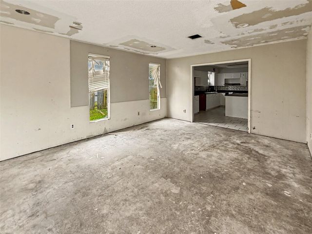 613 Center Way Street, Lake Jackson, TX 77566