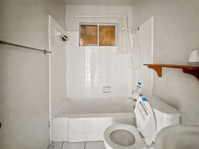 613 Center Way Street, Lake Jackson, TX 77566