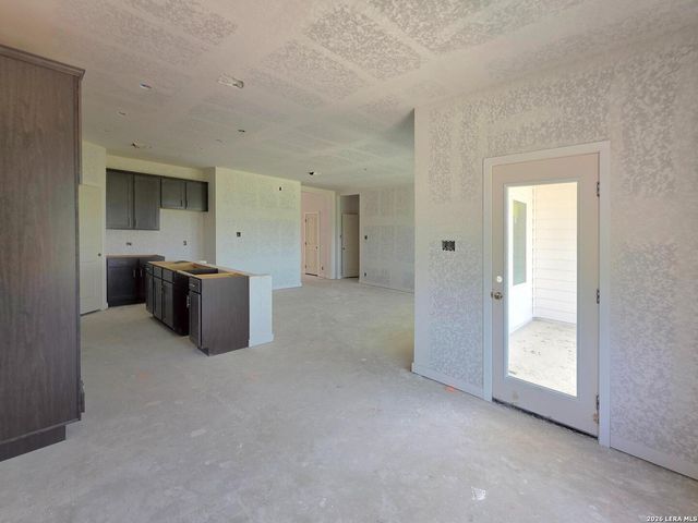 136 Yale St, Seguin, TX 78155