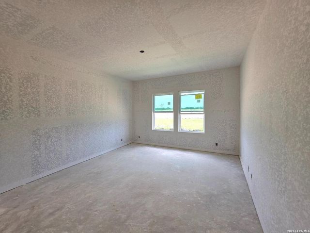 136 Yale St, Seguin, TX 78155