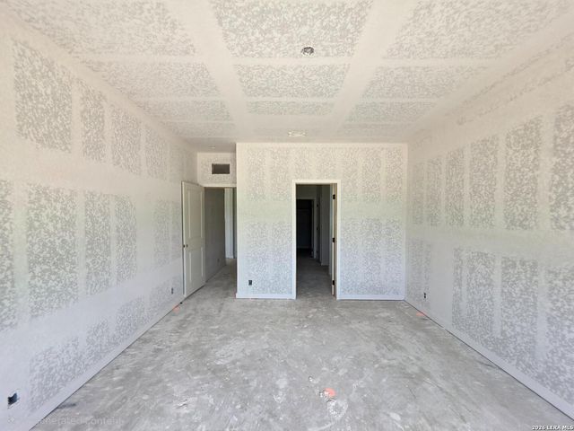 136 Yale St, Seguin, TX 78155