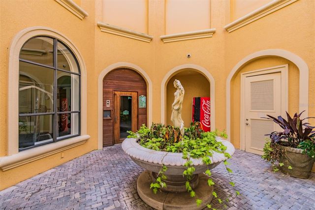 2717 VIA CIPRIANI 623A, Clearwater, FL 33764