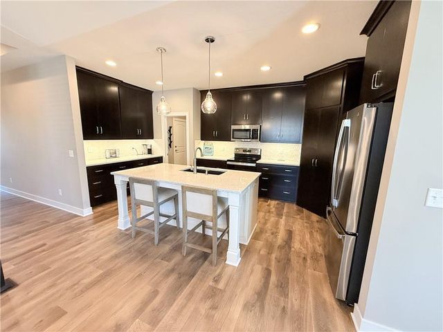 1173 SW Whitby Drive, Lee's Summit, MO 64083