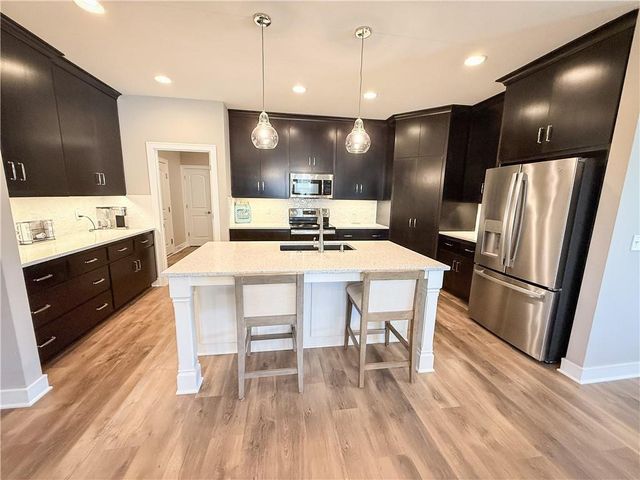 1173 SW Whitby Drive, Lee's Summit, MO 64083