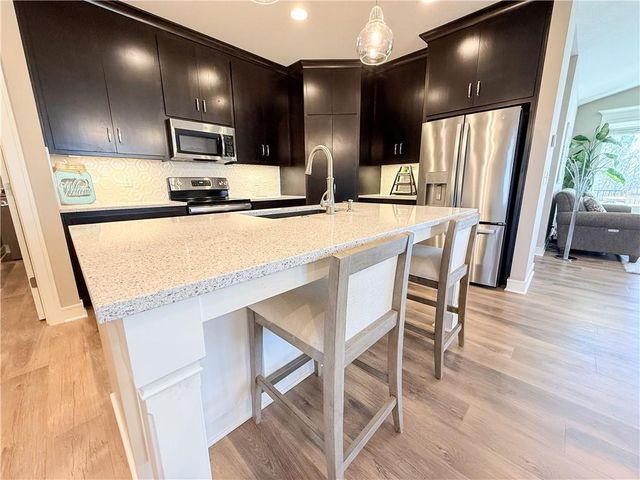 1173 SW Whitby Drive, Lee's Summit, MO 64083