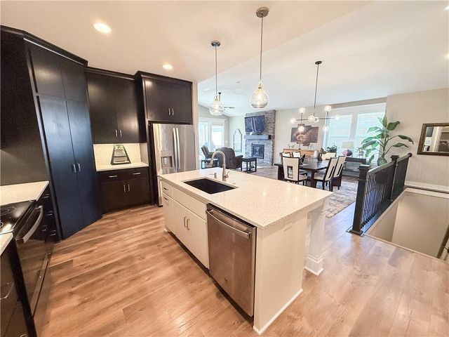 1173 SW Whitby Drive, Lee's Summit, MO 64083