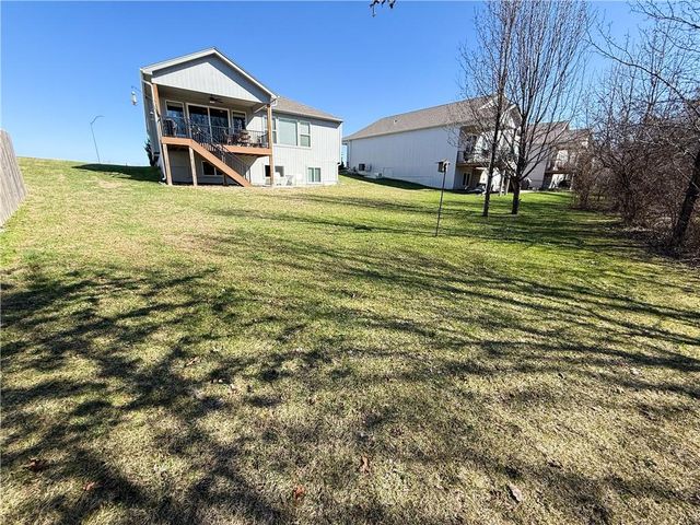 1173 SW Whitby Drive, Lee's Summit, MO 64083