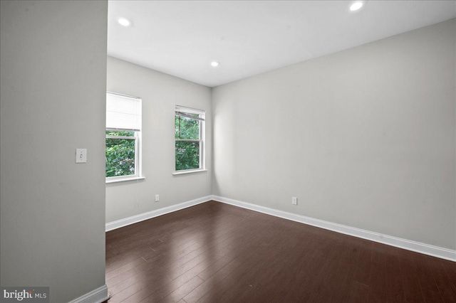 1325 N FRANKLIN ST, Philadelphia, PA 19122