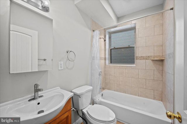 1325 N FRANKLIN ST, Philadelphia, PA 19122