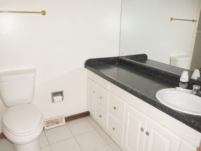 715 E 193rd Place, Glenwood, IL 60425