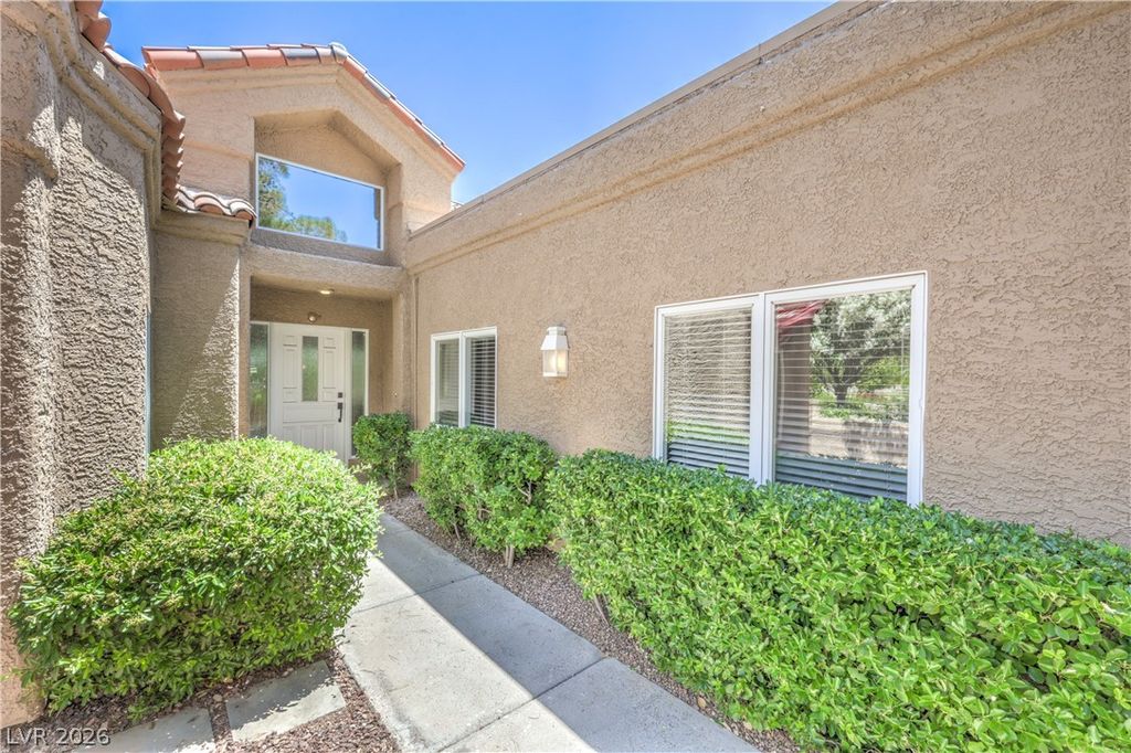 8211 Round Hills Circle, Las Vegas, NV 89113 — photo 4
