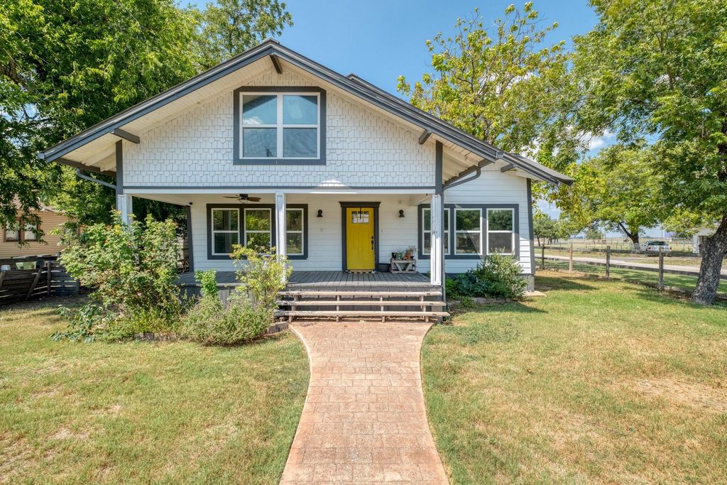 107 N Brazos ST, Granger, TX 76530