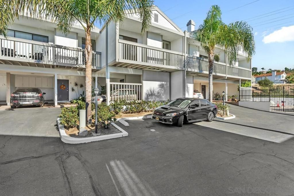 2376 Altisma Way H, Carlsbad, CA 92009 — photo 2