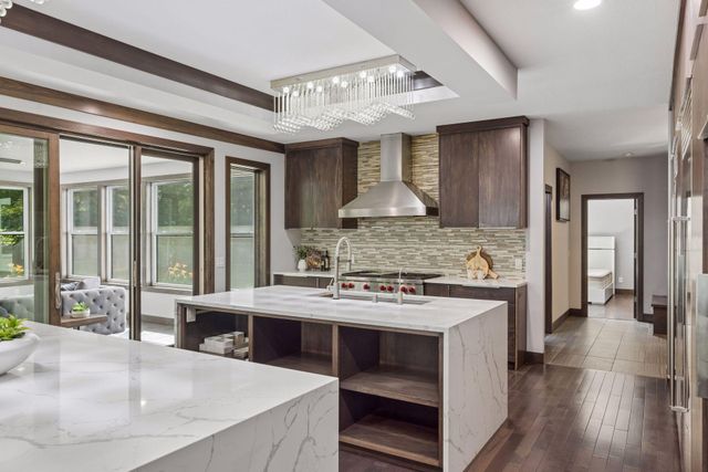 10964 Bentwater Lane, Woodbury, MN 55129
