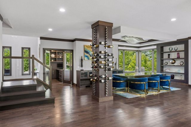 10964 Bentwater Lane, Woodbury, MN 55129