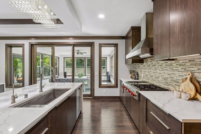 10964 Bentwater Lane, Woodbury, MN 55129