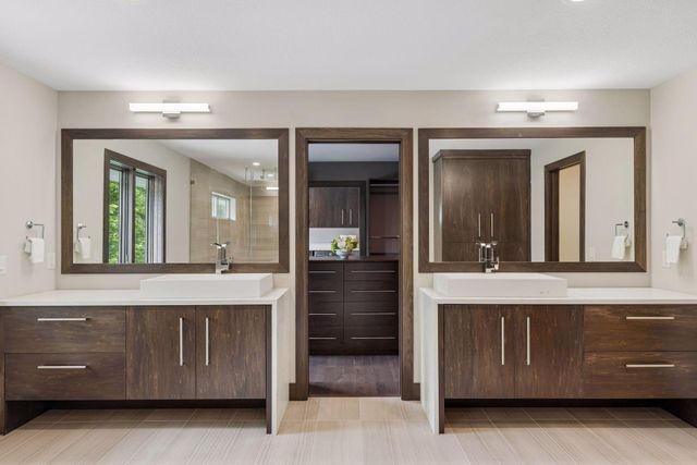 10964 Bentwater Lane, Woodbury, MN 55129