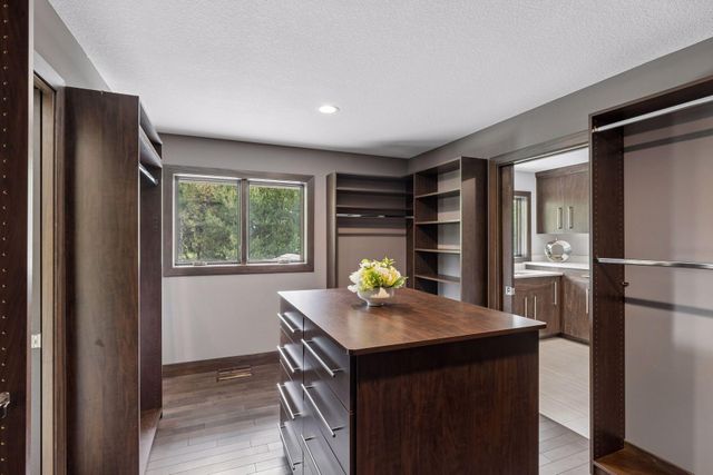 10964 Bentwater Lane, Woodbury, MN 55129