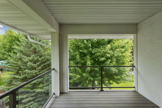 10964 Bentwater Lane, Woodbury, MN 55129