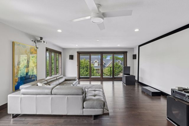 10964 Bentwater Lane, Woodbury, MN 55129