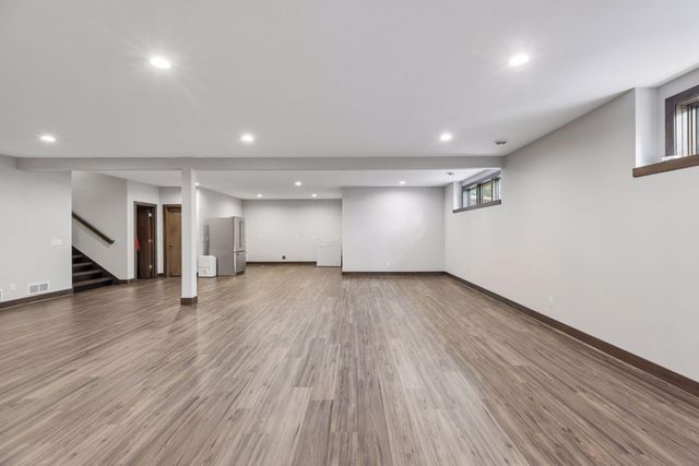 10964 Bentwater Lane, Woodbury, MN 55129
