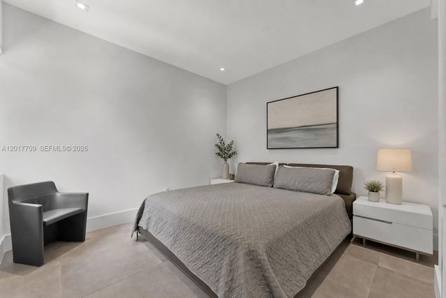 10 Samana Dr, Miami, FL 33133