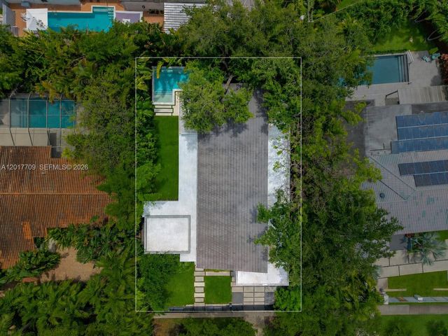 10 Samana Dr, Miami, FL 33133
