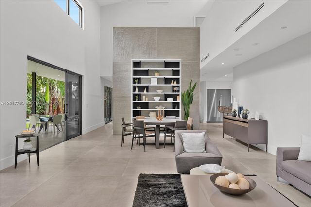 10 Samana Dr, Miami, FL 33133