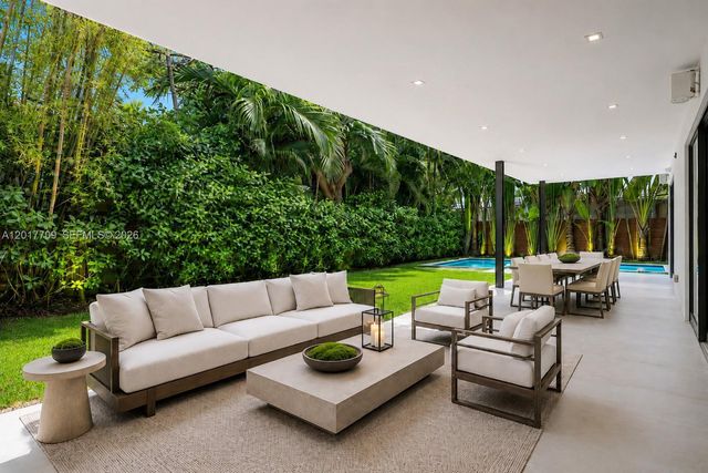 10 Samana Dr, Miami, FL 33133