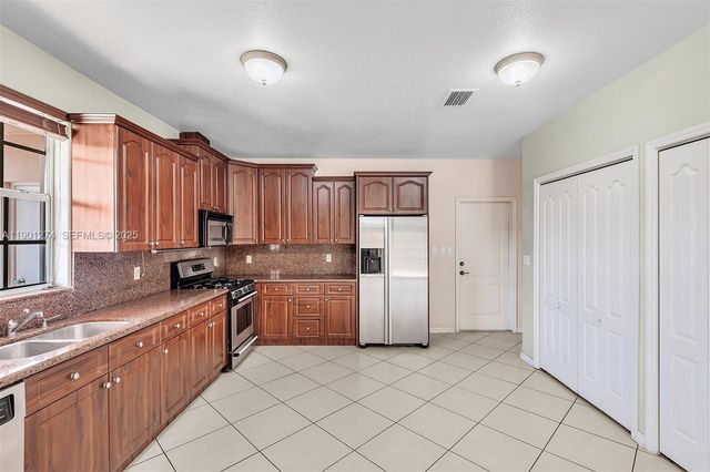 279 NW 119th Avenue, Miami, FL 33182