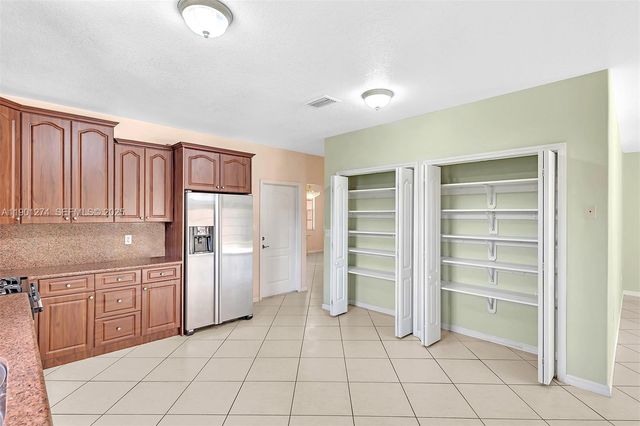 279 NW 119th Avenue, Miami, FL 33182