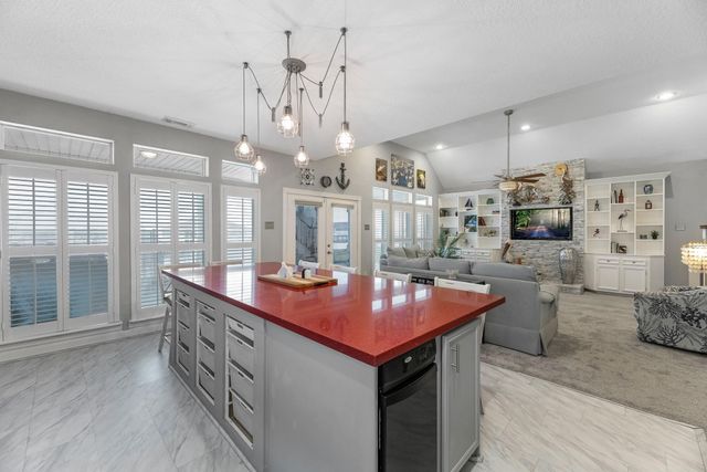 7 N Flamingo Street, La Marque, TX 77568