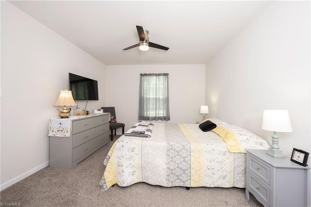 2943 Leslie Lane, Yadkinville, NC 27055