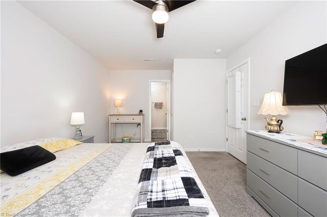 2943 Leslie Lane, Yadkinville, NC 27055