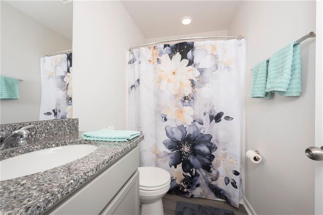 2943 Leslie Lane, Yadkinville, NC 27055