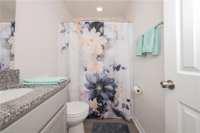 2943 Leslie Lane, Yadkinville, NC 27055