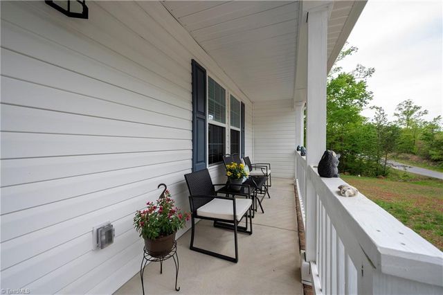2943 Leslie Lane, Yadkinville, NC 27055