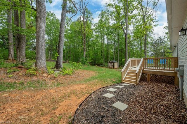 2943 Leslie Lane, Yadkinville, NC 27055