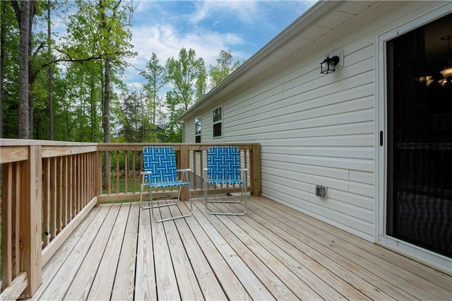 2943 Leslie Lane, Yadkinville, NC 27055