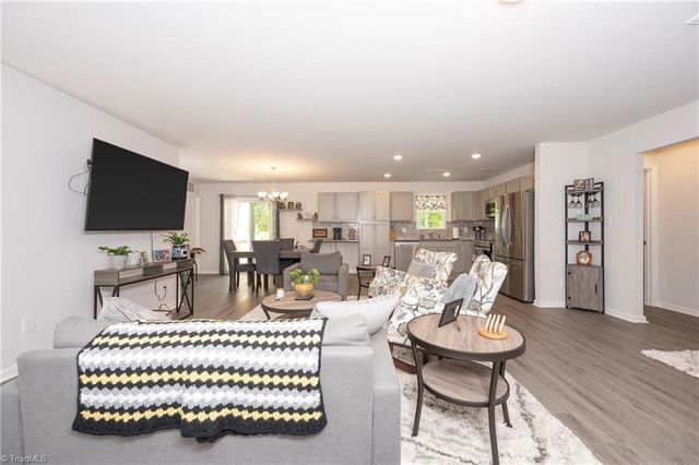 2943 Leslie Lane, Yadkinville, NC 27055