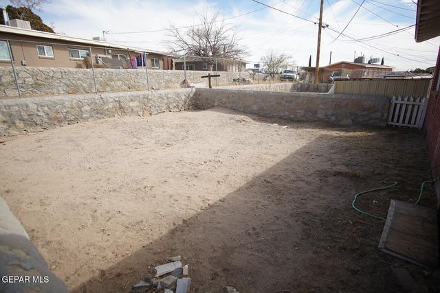 1226 Huckleberry Street, El Paso, TX 79903
