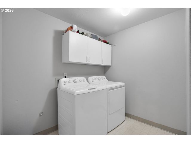 33316 Sw MEADOWBROOK Dr, Scappoose, OR 97056