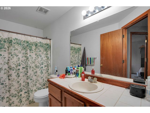 33316 Sw MEADOWBROOK Dr, Scappoose, OR 97056