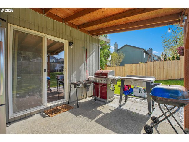 33316 Sw MEADOWBROOK Dr, Scappoose, OR 97056