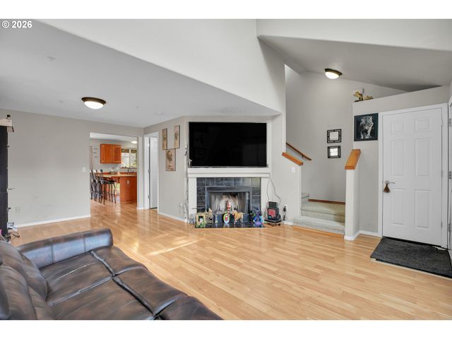 33316 Sw MEADOWBROOK Dr, Scappoose, OR 97056