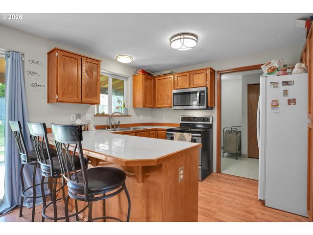 33316 Sw MEADOWBROOK Dr, Scappoose, OR 97056